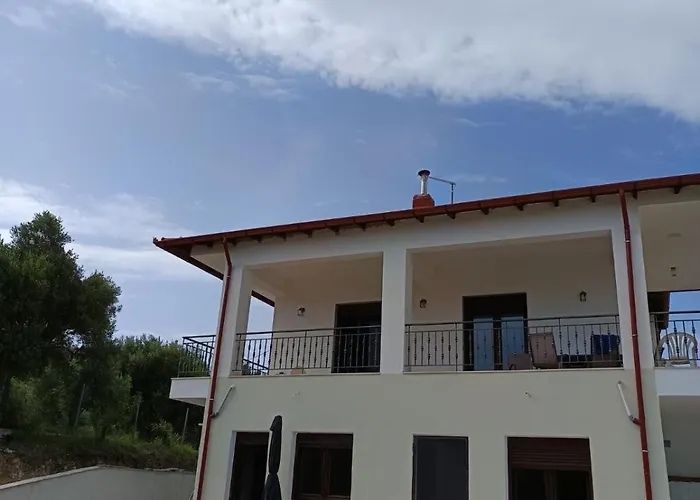 Giannis Comfort House